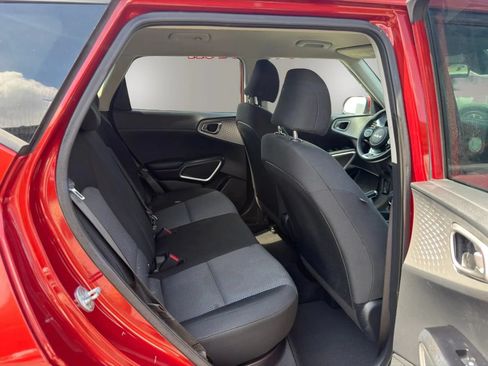 Used 2023 Kia Soul LX w/ Option Group 015 FWD image 14