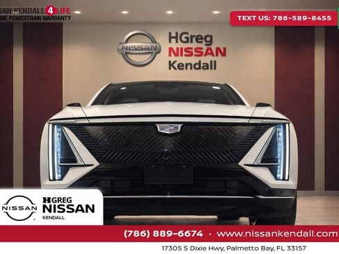 Used 2024 Cadillac Lyriq Luxury AWD/4WD image 1