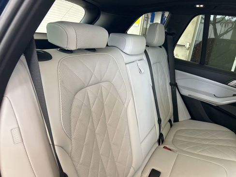 Used 2024 BMW X5 xDrive40i w/ M Sport Package AWD/4WD image 29
