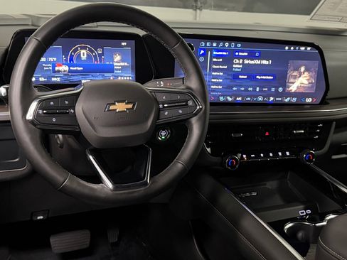 Used 2025 Chevrolet Tahoe Premier AWD/4WD image 37
