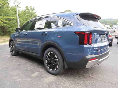 New 2025 Kia Sorento S FWD image 3