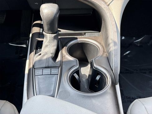 Used 2024 Toyota Camry SE w/ Convenience Package FWD image 13