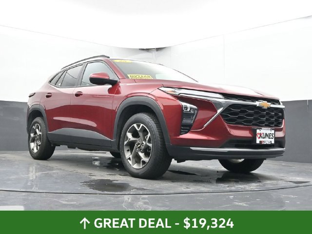 Used 2025 Chevrolet Trax LT FWD image 49