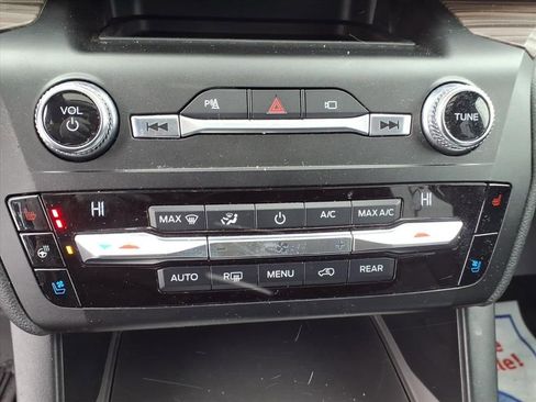 Used 2020 Ford Explorer Limited w/ Class III Trailer Tow Package image 13