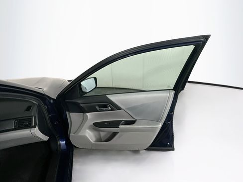 Used 2015 Honda Accord LX image 29