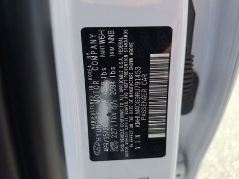 Used 2024 Hyundai Elantra SEL FWD image 35