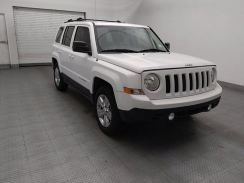 Used 2017 Jeep Patriot Sport w/ Power Value Group AWD/4WD image 13