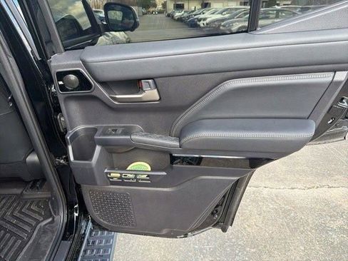 Used 2025 Toyota 4Runner Limited image 31