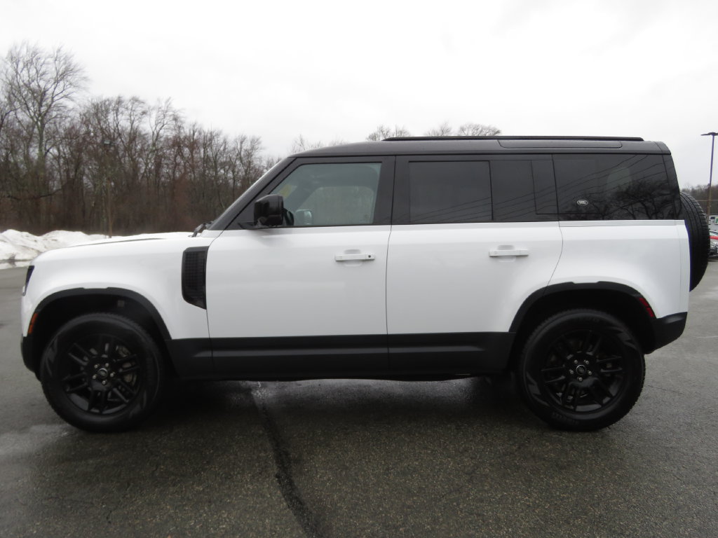 Used 2022 Land Rover Defender 110 SE AWD/4WD image 8