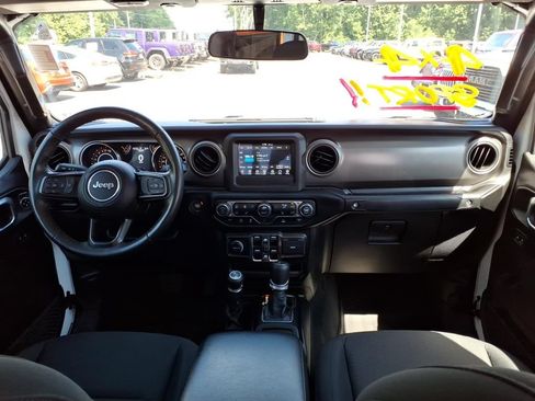Used 2022 Jeep Gladiator Sport AWD/4WD image 13