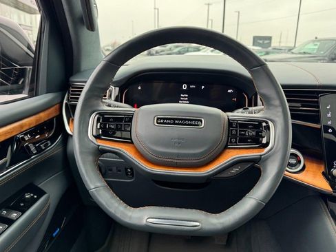 Used 2023 Jeep Grand Wagoneer Series III AWD/4WD image 14