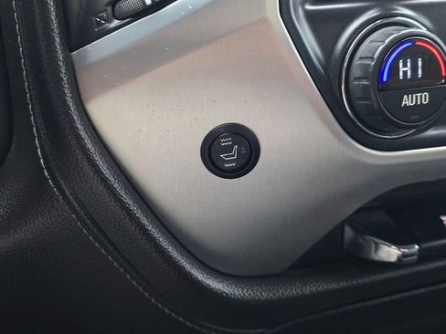 Used 2014 GMC Sierra 1500 SLE image 23