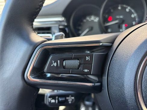 Certified 2025 Porsche Macan image 15