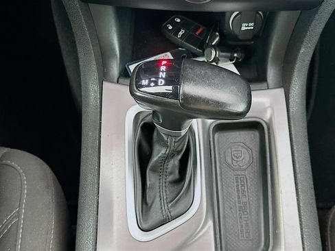 Used 2023 Dodge Charger SXT RWD image 16
