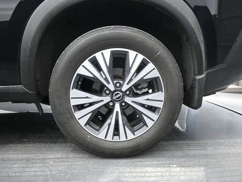 Used 2023 Nissan Rogue SV FWD image 16