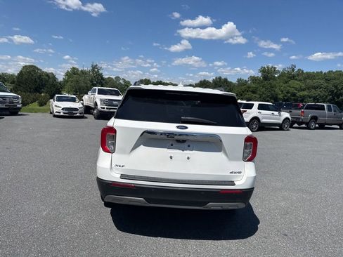 Used 2023 Ford Explorer XLT w/ Equipment Group 202A AWD/4WD image 5