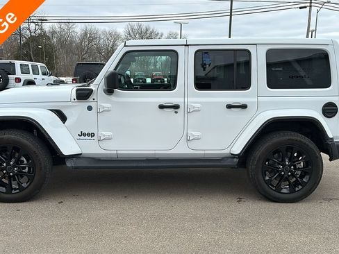 Used 2025 Jeep Wrangler Unlimited Sahara AWD/4WD image 4