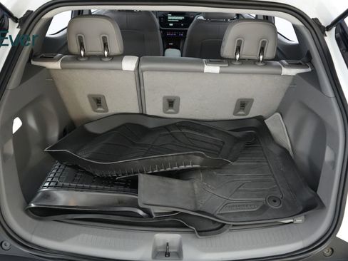 Used 2023 Chevrolet Bolt EUV Premier image 8