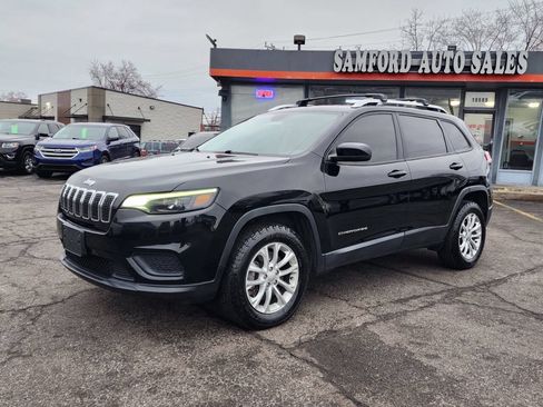 Used 2020 Jeep Cherokee Latitude w/ Safety Group AWD/4WD image 2