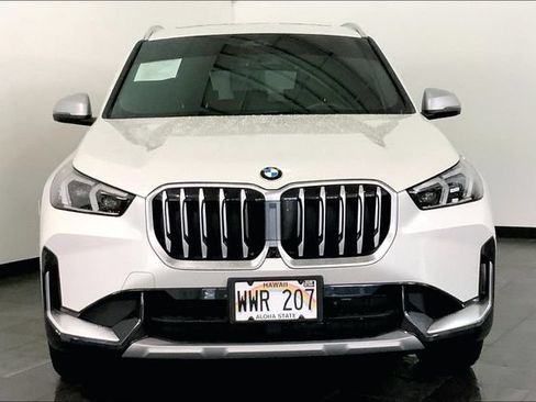 Used 2023 BMW X1 xDrive28i w/ Premium Package AWD/4WD image 3