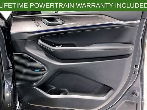 Used 2022 Jeep Grand Cherokee Overland w/ Adv Protech Group III image 23