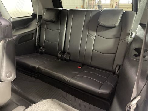 Used 2019 Cadillac Escalade Premium Luxury AWD/4WD image 22