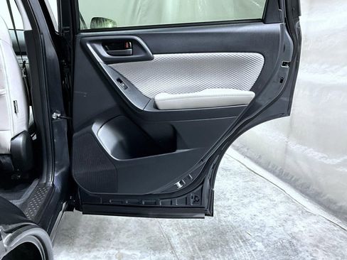 Used 2017 Subaru Forester 2.5i Premium image 21