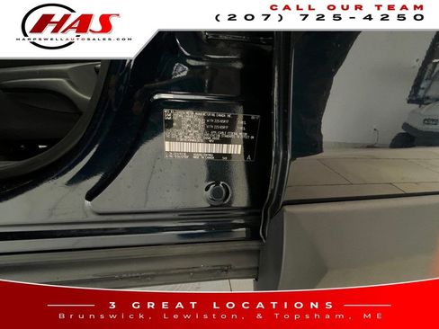 Used 2017 Toyota RAV4 XLE AWD/4WD image 17