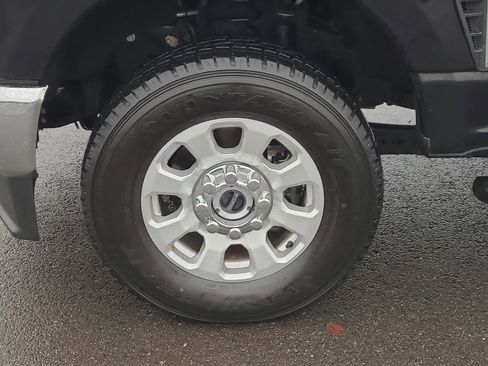 Used 2024 Ford F250 XLT w/ FX4 Off-Road Package image 16