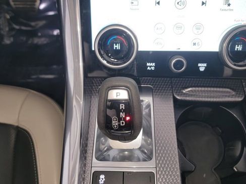 Used 2021 Land Rover Range Rover Sport HST image 23