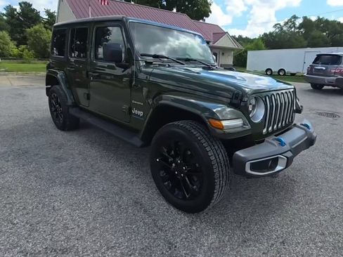 Used 2023 Jeep Wrangler Unlimited Sahara w/ Cold Weather Group AWD/4WD image 3