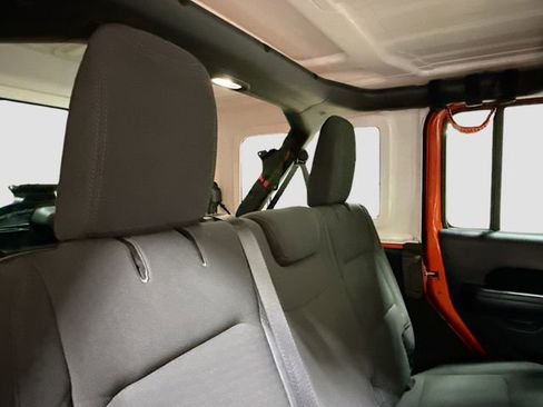 Used 2018 Jeep Wrangler Unlimited Sport S image 28