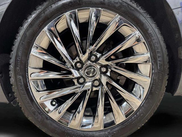Used 2025 Lexus ES 300h w/ Accessory Package (Z2) FWD image 31