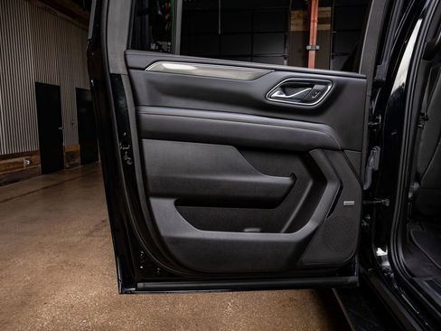 Used 2023 GMC Yukon XL AT4 image 39