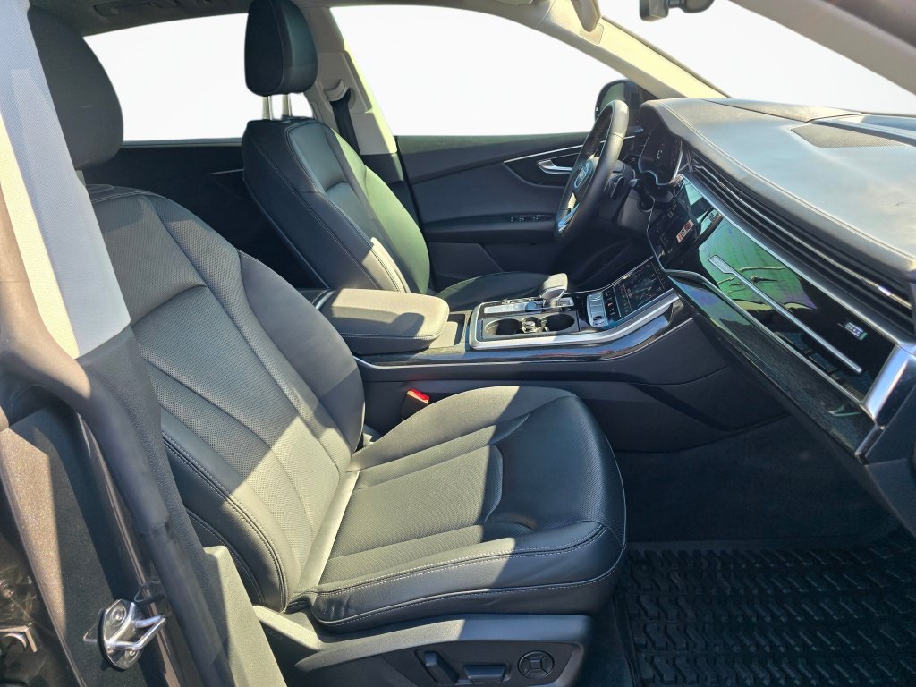 Used 2020 Audi Q8 Prestige AWD/4WD image 27