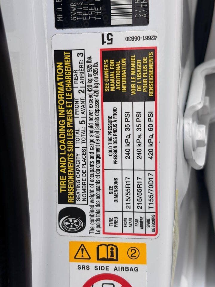 Used 2018 Mercedes-Benz Metris Passenger image 28