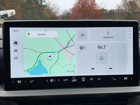 Certified 2025 Ford Explorer Platinum image 37