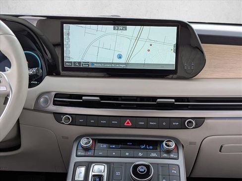 Used 2024 Hyundai Palisade Limited FWD image 13
