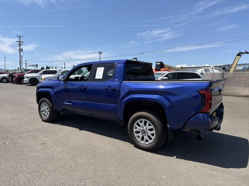 Used 2024 Toyota Tacoma SR5 AWD/4WD image 3