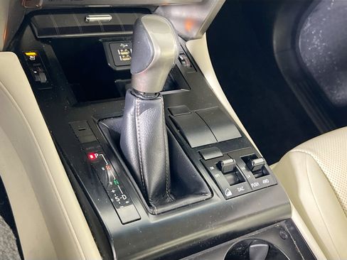 Used 2020 Lexus GX 460 Premium image 17