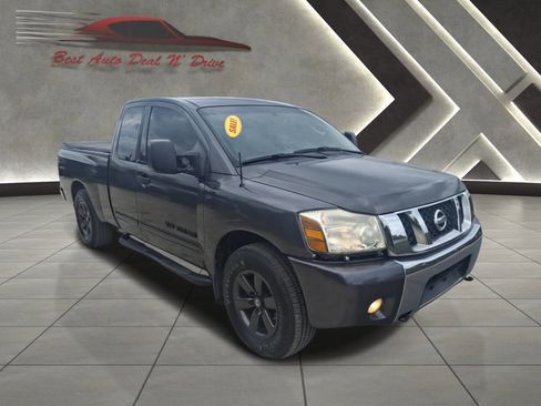 Used 2008 Nissan Titan SE image 1