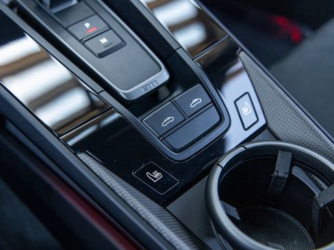 Certified 2024 Porsche 911 Targa 4 GTS image 40