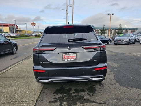 New 2026 Mitsubishi Outlander SE image 6