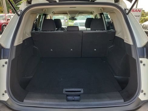 Certified 2022 Nissan Rogue SV FWD image 8