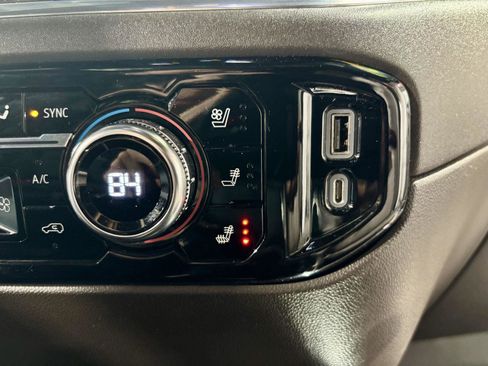 Used 2023 GMC Sierra 1500 SLT w/ SLT Premium Package image 5