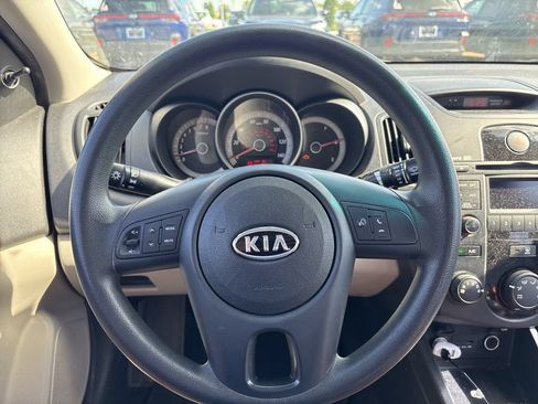 Used 2010 Kia Forte LX w/ Convenience Pkg FWD image 2