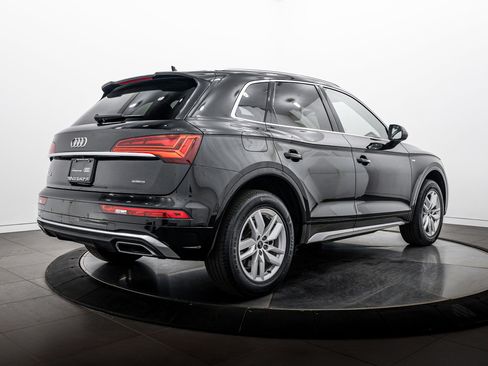 Certified 2023 Audi Q5 2.0T Premium w/ Convenience Package AWD/4WD image 4