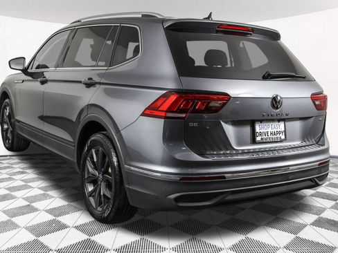 Certified 2023 Volkswagen Tiguan SE w/ Panoramic Sunroof Package AWD/4WD image 17