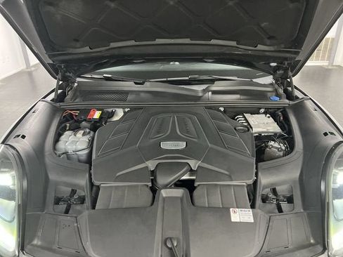 Used 2020 Porsche Cayenne AWD/4WD image 31