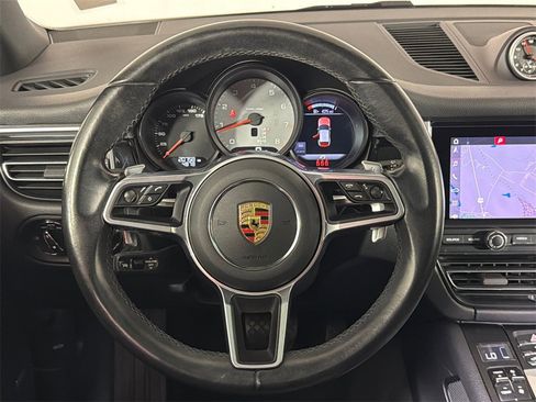 Used 2021 Porsche Macan S image 26